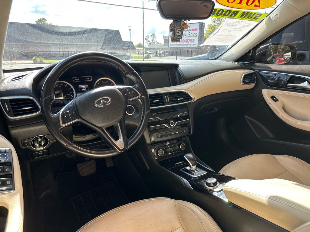 2018 INFINITI QX30 Image 9