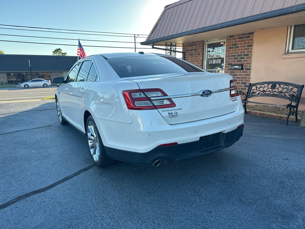 2017 Ford Taurus Image 3