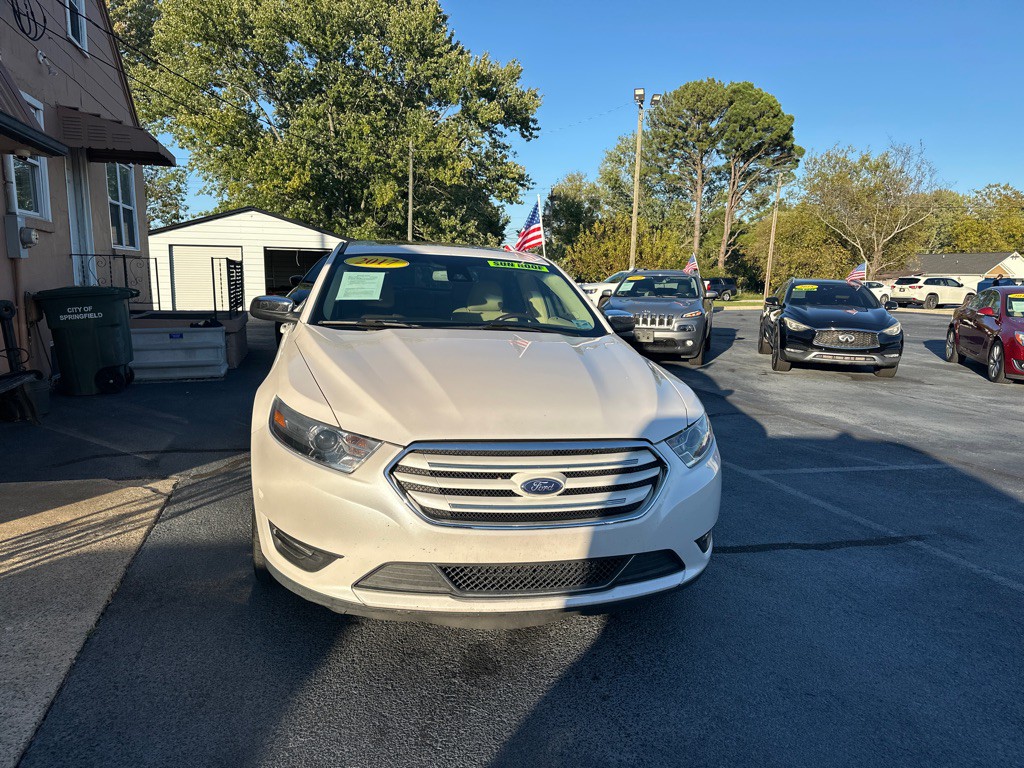 2017 Ford Taurus Image 4