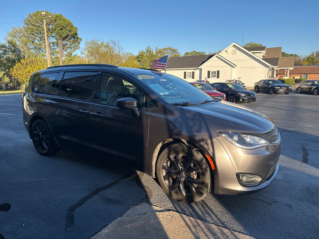 2020 Chrysler Pacifica Image 4