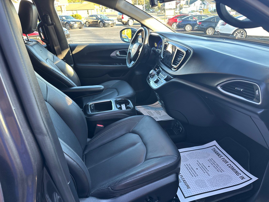 2020 Chrysler Pacifica Image 12