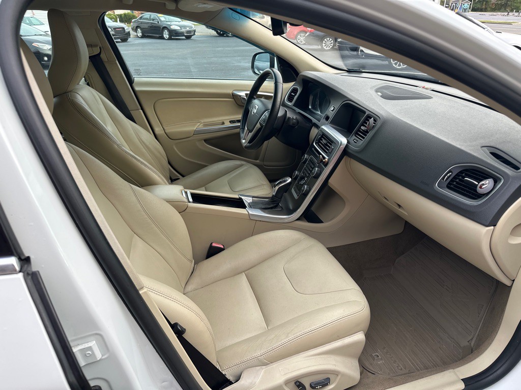 2015 Volvo S60 Image 11