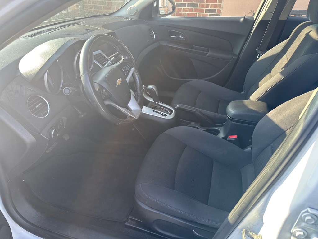 2014 Chevrolet Cruze Image 4