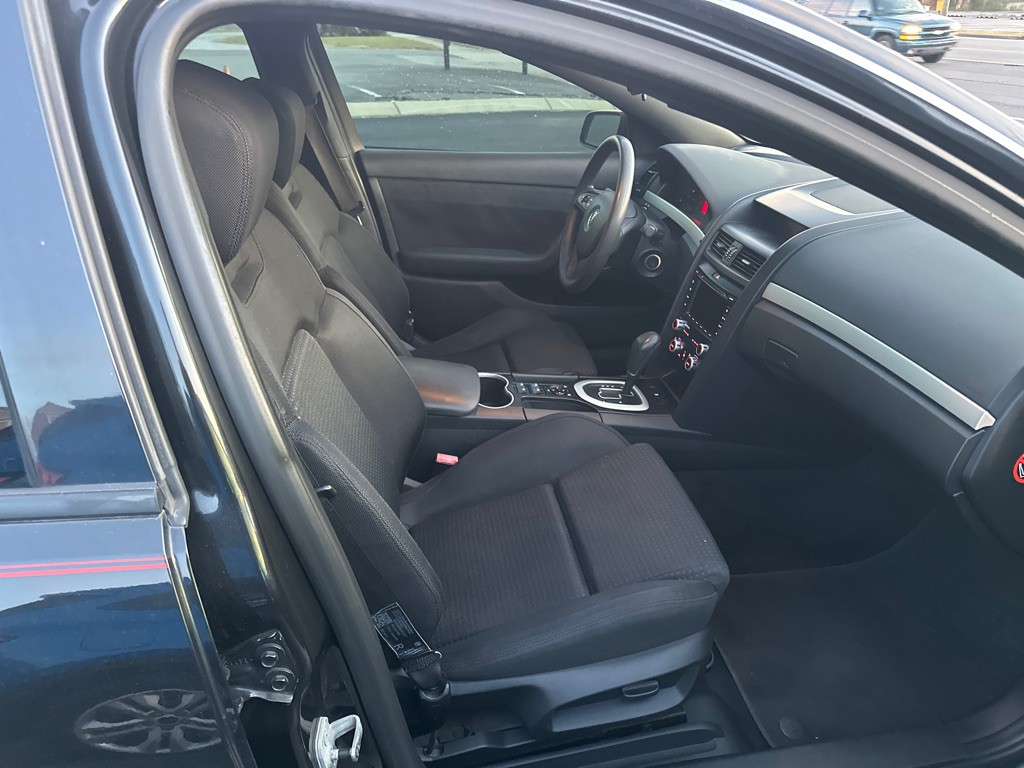 2008 Pontiac G8 Image 8