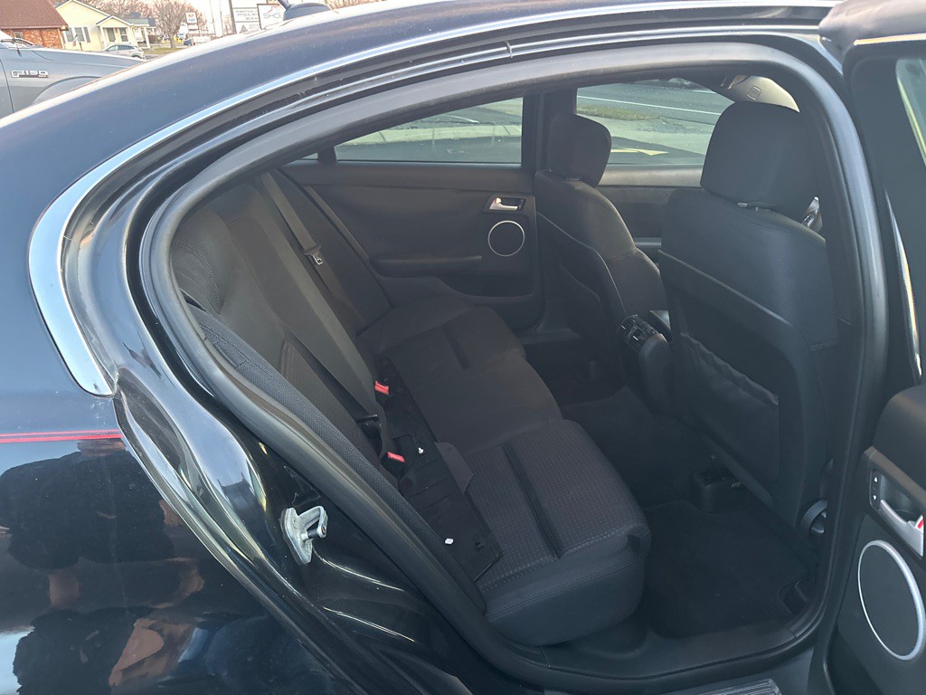 2008 Pontiac G8 Image 9