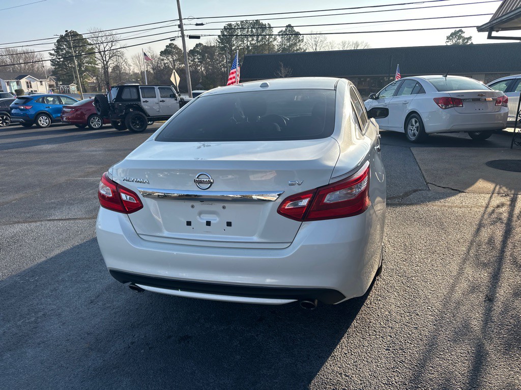 2016 Nissan Altima Image 4
