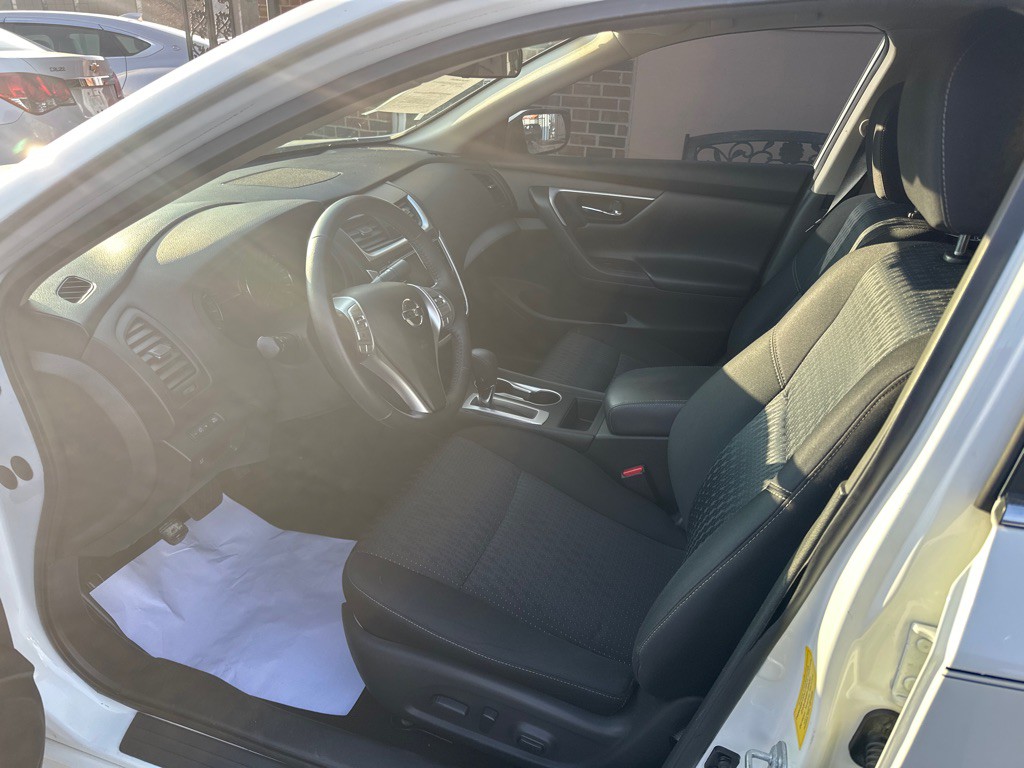 2016 Nissan Altima Image 5