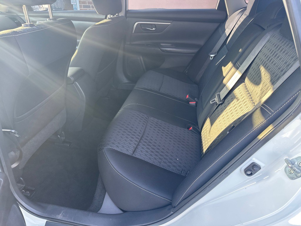 2016 Nissan Altima Image 6