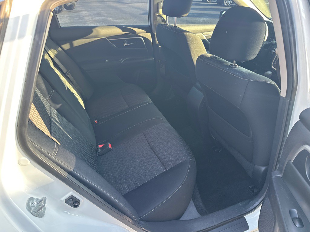 2016 Nissan Altima Image 9