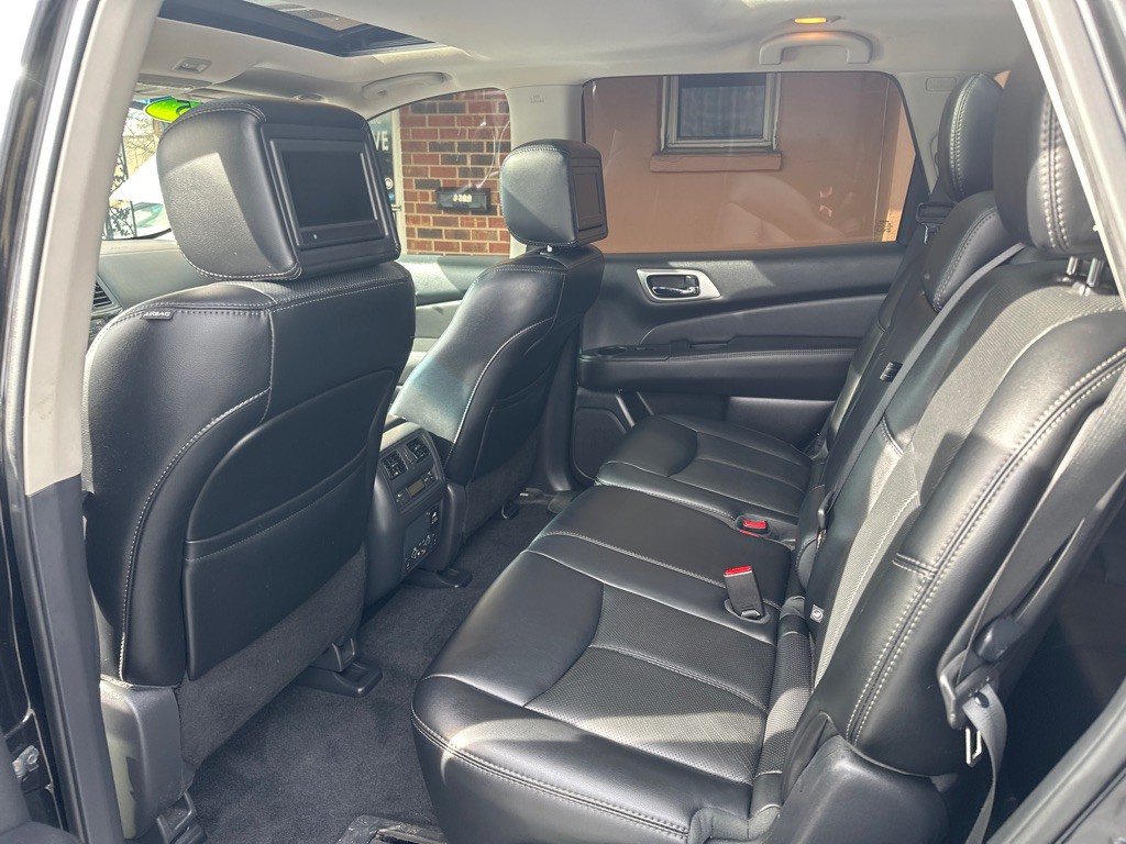 2015 Nissan Pathfinder Image 9