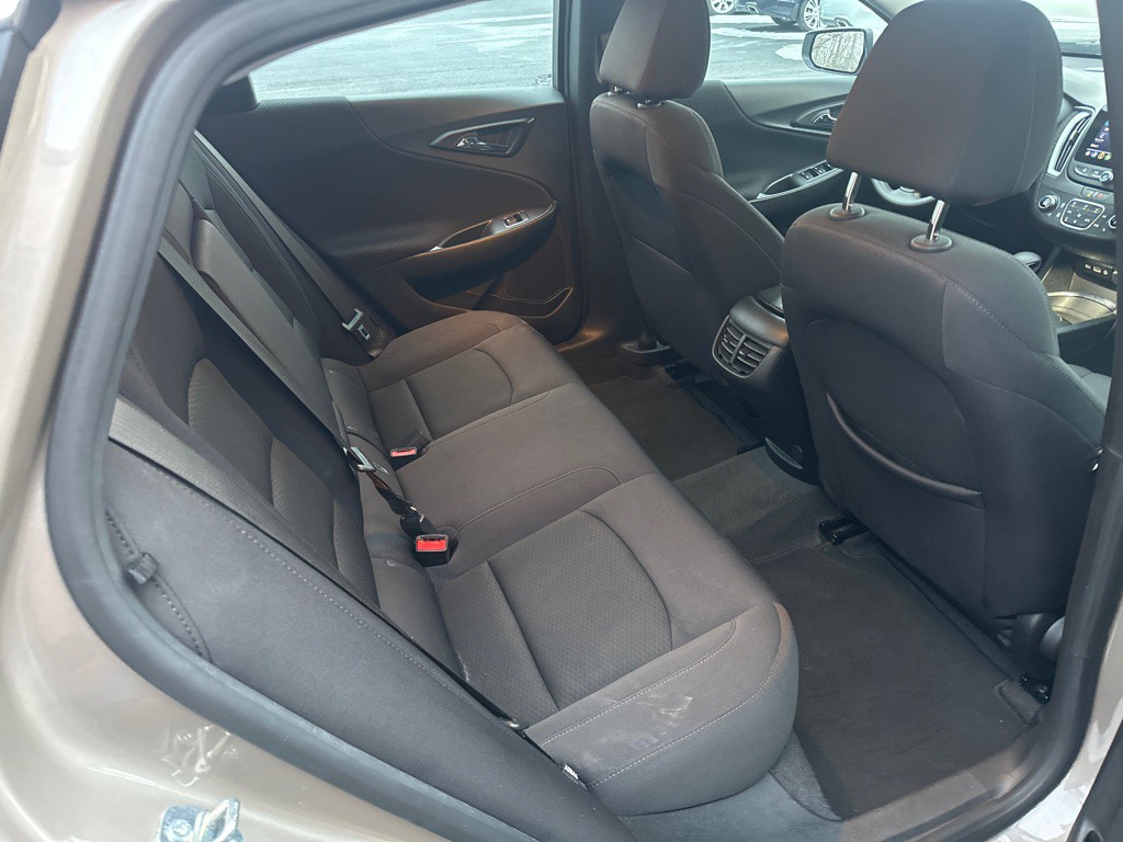 2023 Chevrolet Malibu Image 8