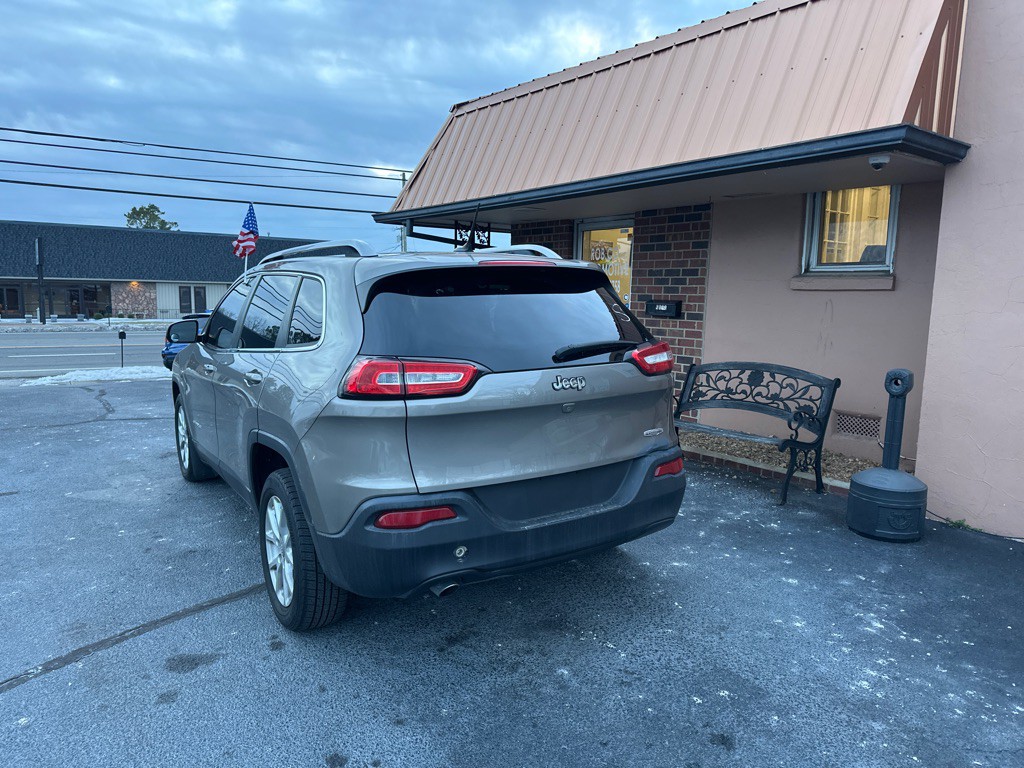 2018 Jeep Cherokee Image 3