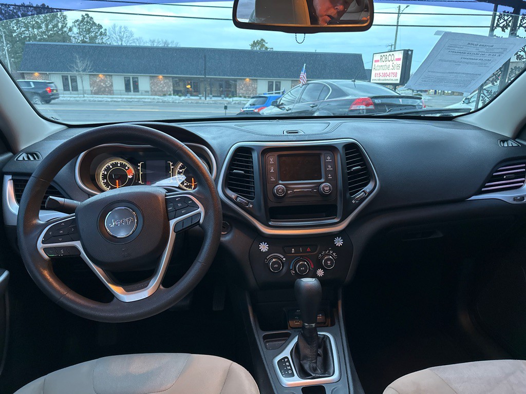 2018 Jeep Cherokee Image 8