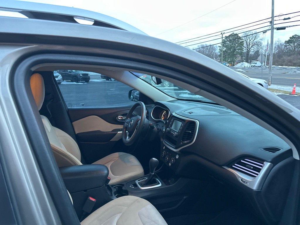 2018 Jeep Cherokee Image 10