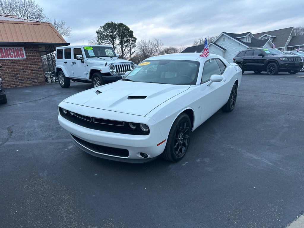 2018 Dodge Challenger Image 2