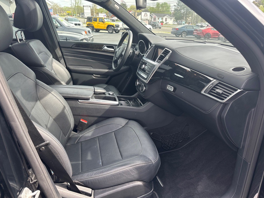2015 Mercedes-Benz M-Class Image 8