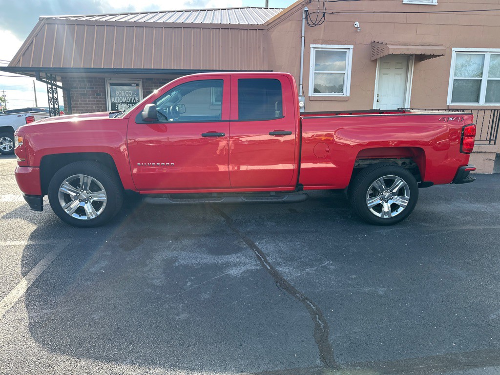 2018 Chevrolet Silverado 1500 Image 2