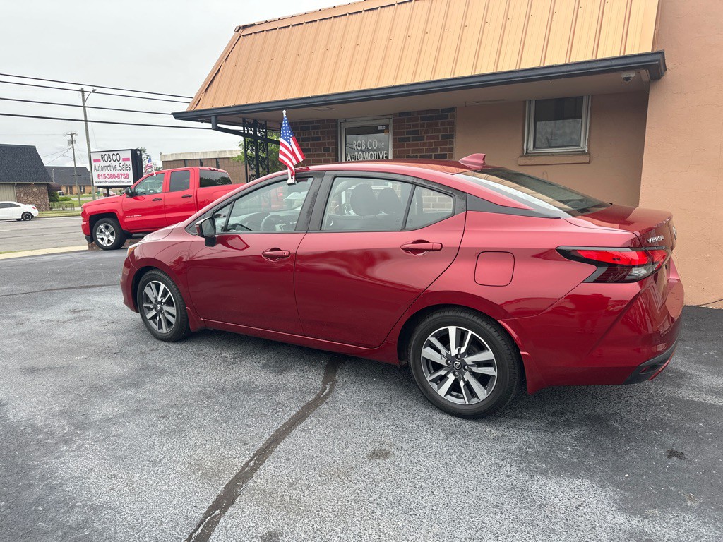 2020 Nissan Versa Image 2