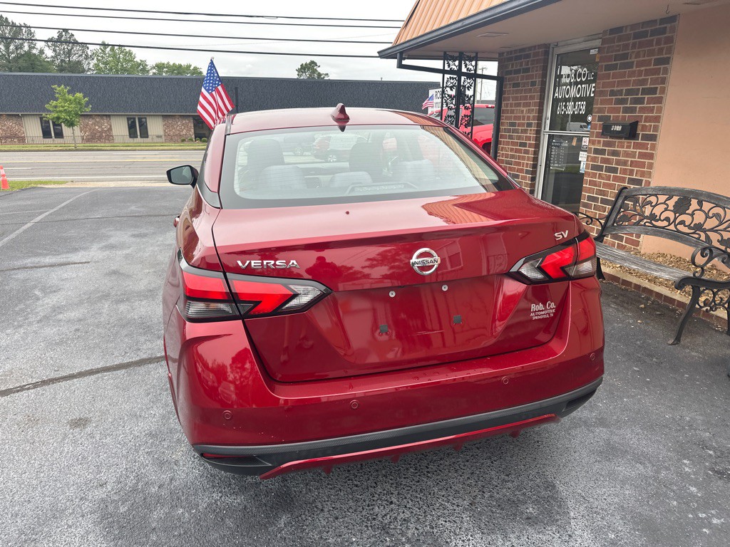2020 Nissan Versa Image 3
