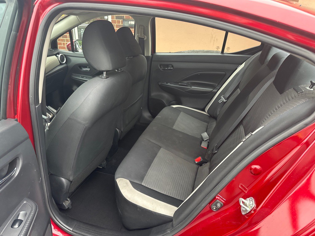 2020 Nissan Versa Image 7