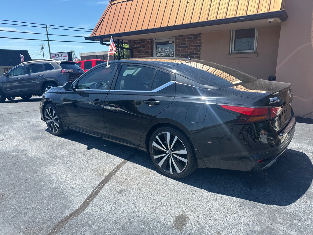 2022 Nissan Altima Image 2