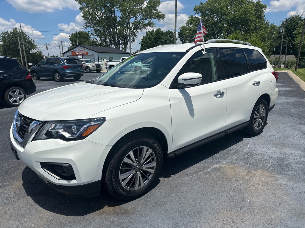 2019 Nissan Pathfinder Image 2