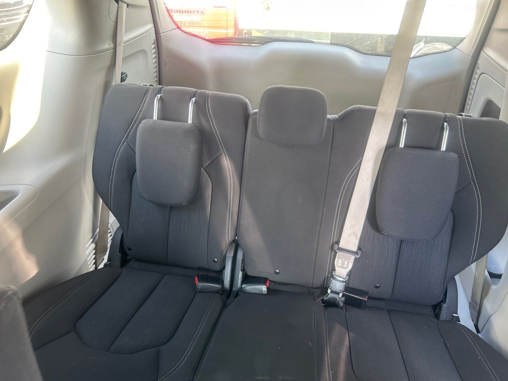 2020 Chrysler Voyager Image 8