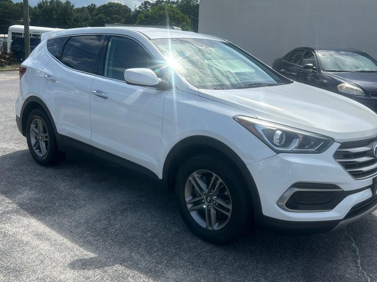 2017 Hyundai Santa Fe Sport Image 2