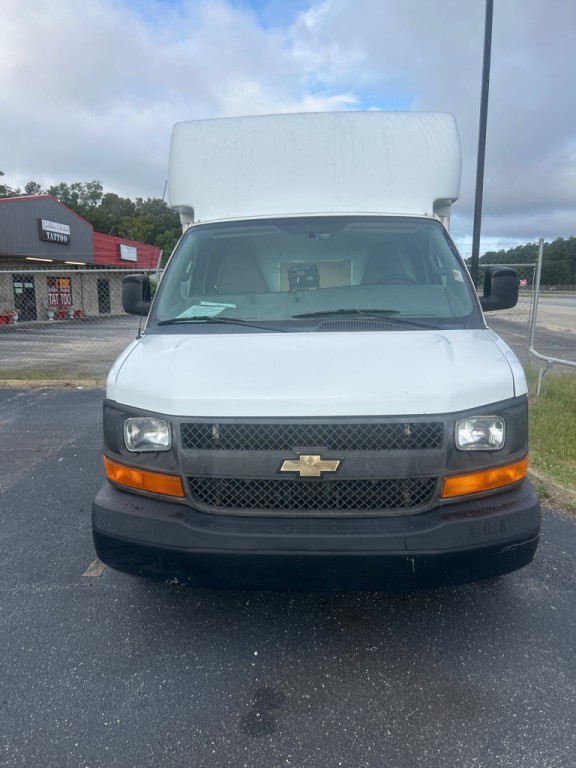 2017 Chevrolet Express Image 10