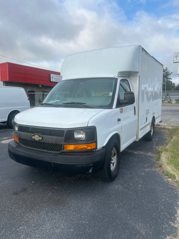 2017 Chevrolet Express Image 12