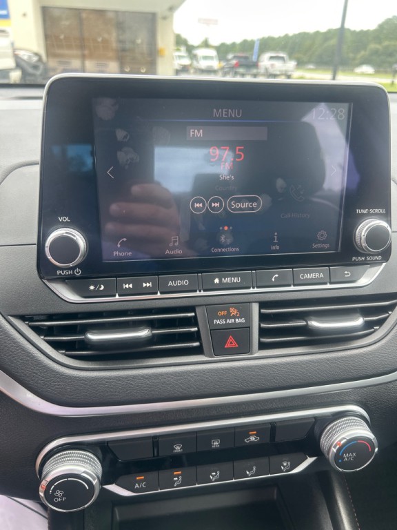 2020 Nissan Altima Image 10