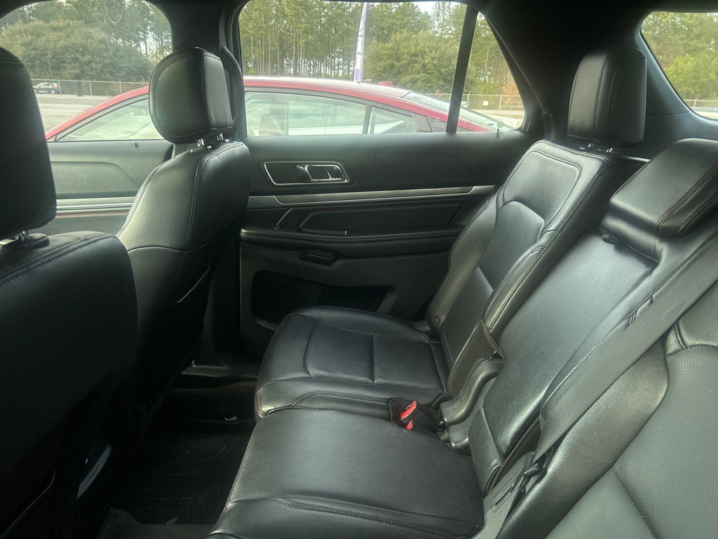 2016 Ford Explorer Image 9
