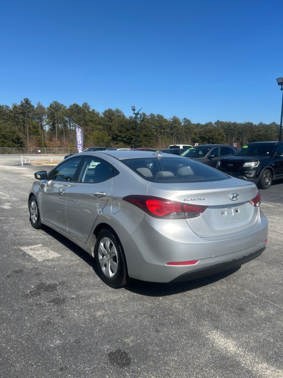 2016 Hyundai Elantra Image 6