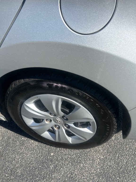 2016 Hyundai Elantra Image 7