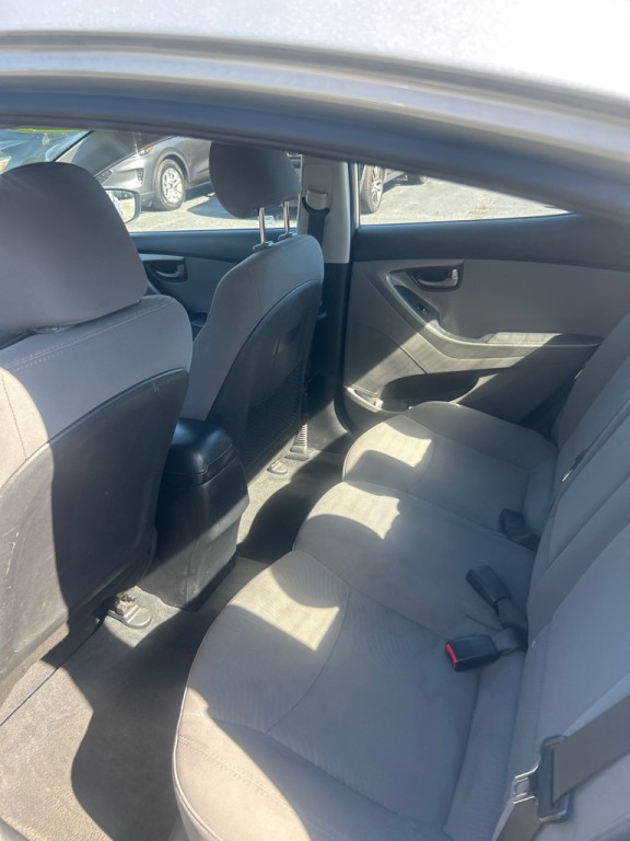 2016 Hyundai Elantra Image 8