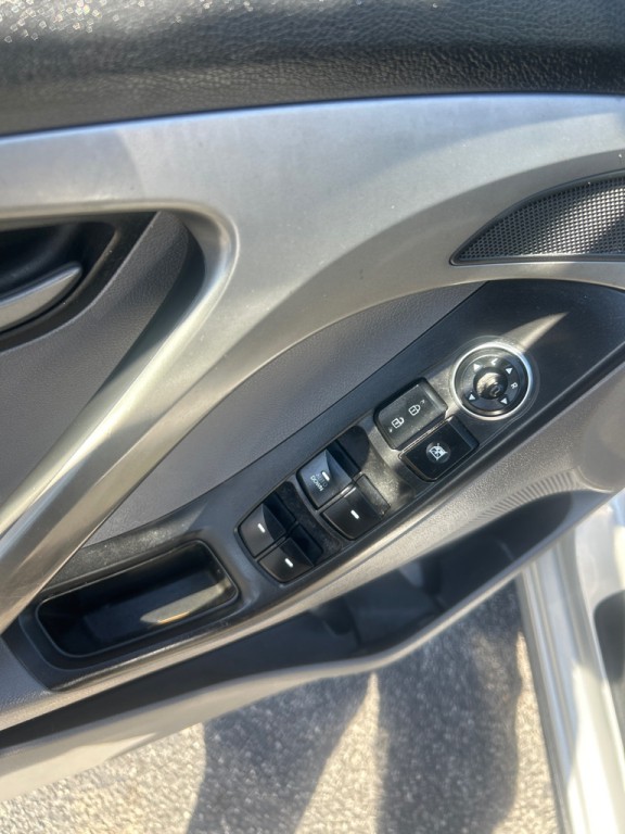 2016 Hyundai Elantra Image 10