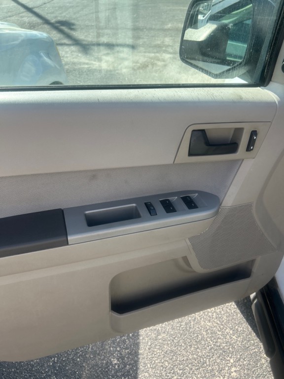 2011 Ford Escape Image 9