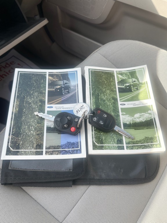 2011 Ford Escape Image 12