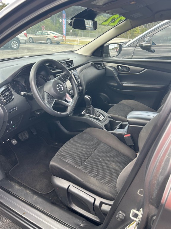 2022 Nissan Rogue Image 9