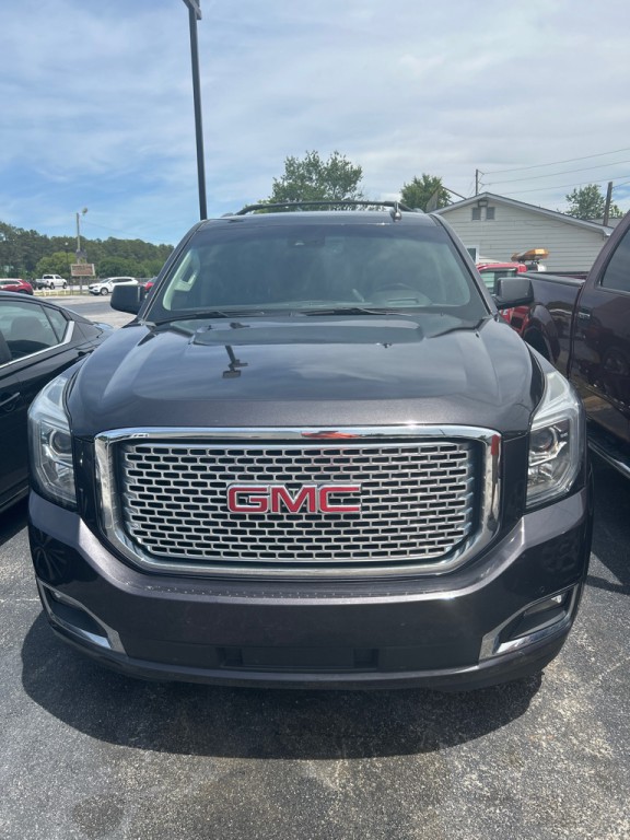 2017 GMC Yukon Image 3