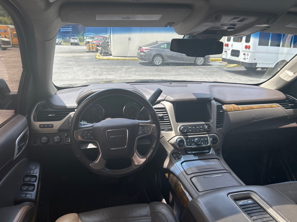 2017 GMC Yukon Image 9