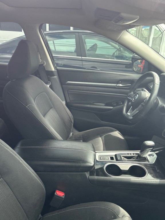 2022 Nissan Altima Image 6