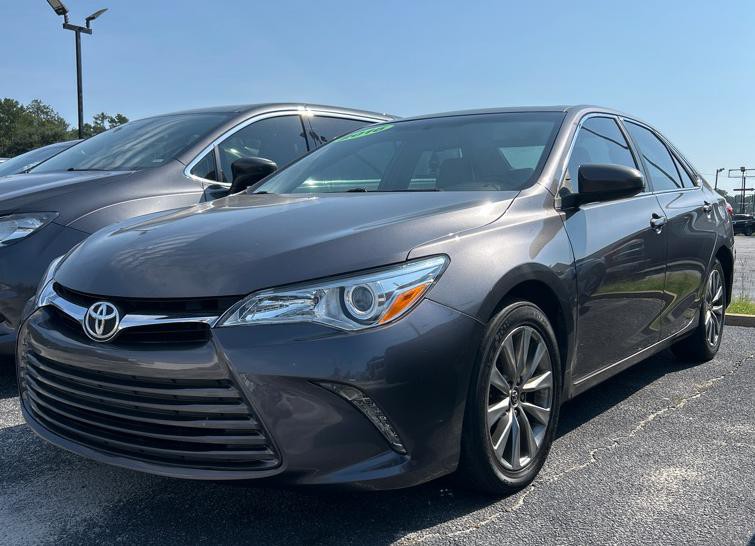 2016 Toyota Camry Image 1