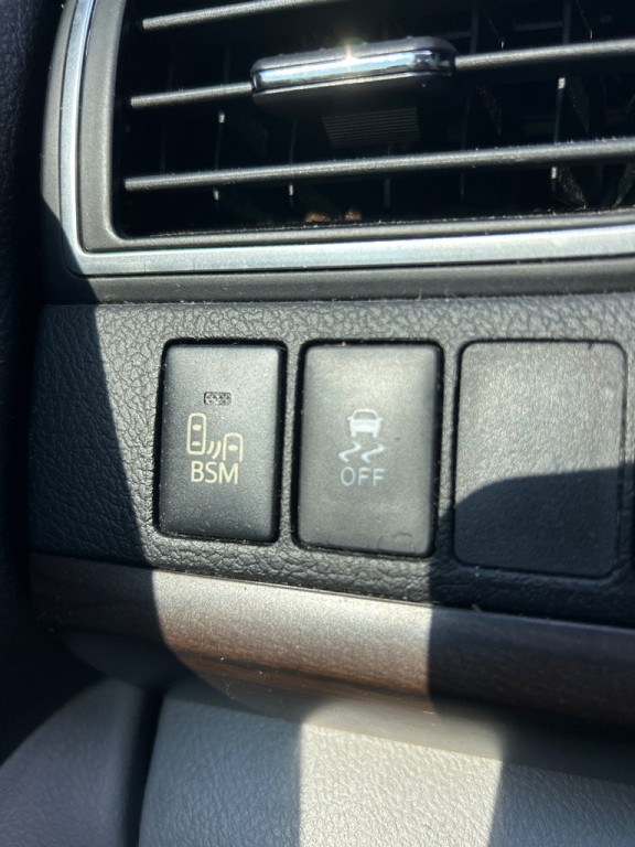 2016 Toyota Camry Image 9