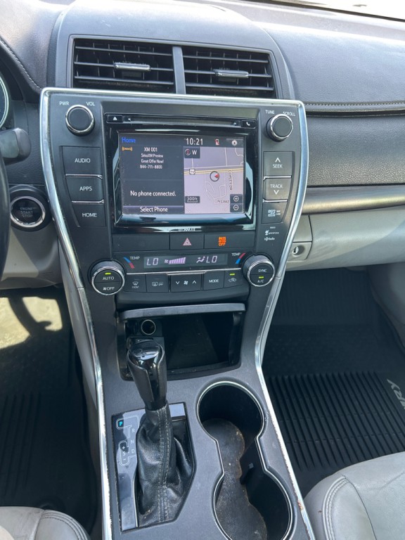2016 Toyota Camry Image 10