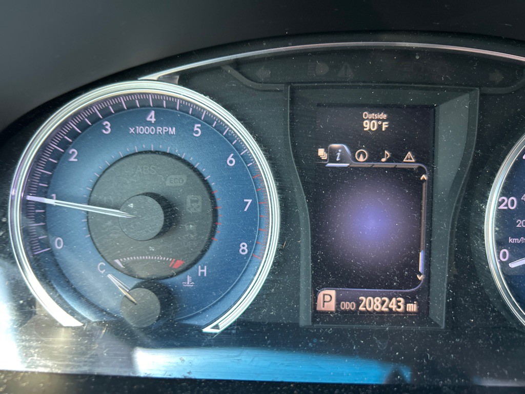 2016 Toyota Camry Image 11