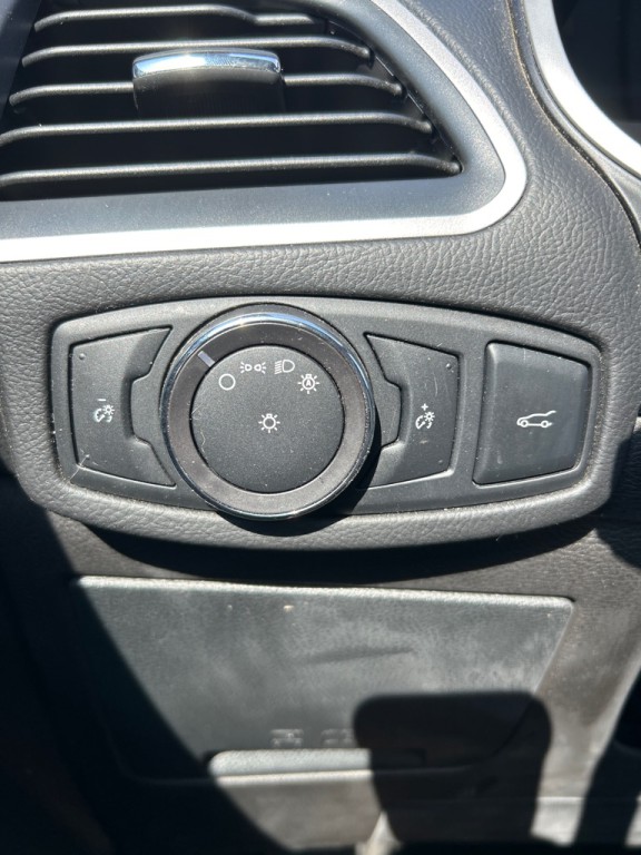 2018 Ford Edge Image 12