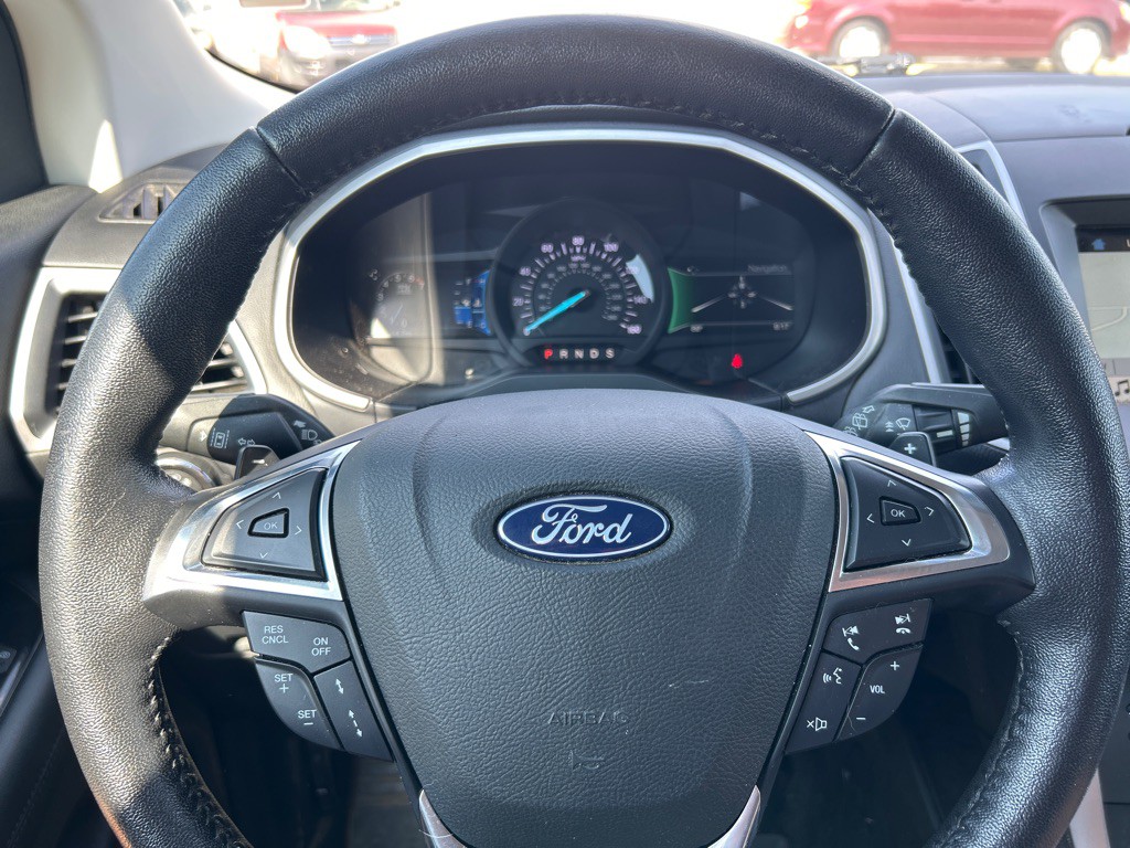 2018 Ford Edge Image 16