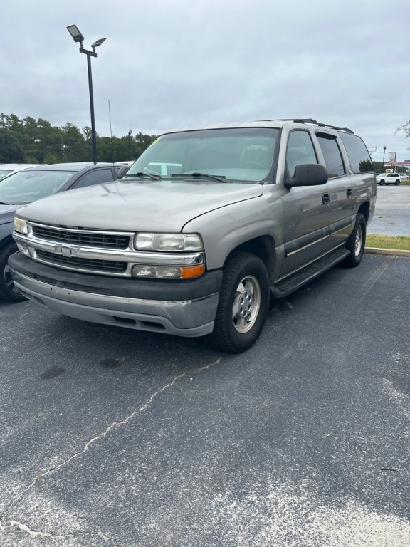 2002 Chevrolet Suburban Image 1