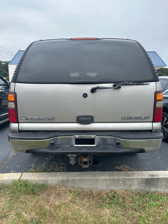 2002 Chevrolet Suburban Image 6